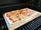 Recept na brusinkovou pizzu na grilu Weber