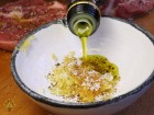 Grilovaná vepřová krkovice na grilu Weber