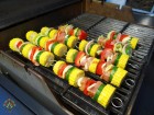 Vepřový špíz se zeleninou na grilu Weber