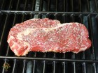 Rib Eye steak na pepři s bylinkovým máslem
